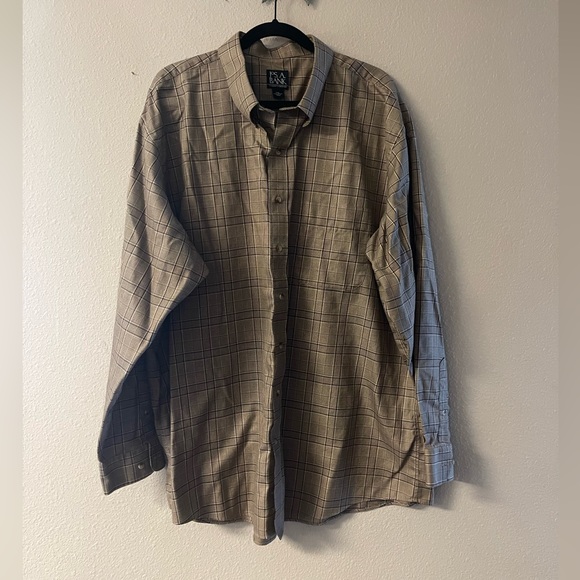 Jos A Banks Traveler's Collection long sleeve 100% cotton shirt in brown plaid - Picture 1 of 7